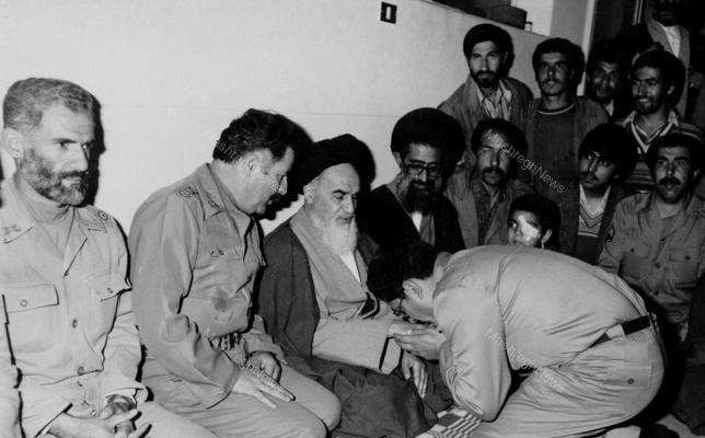 امام خمینی و مسأله جنگ و صلح در طول هشت سال دفاع مقدس