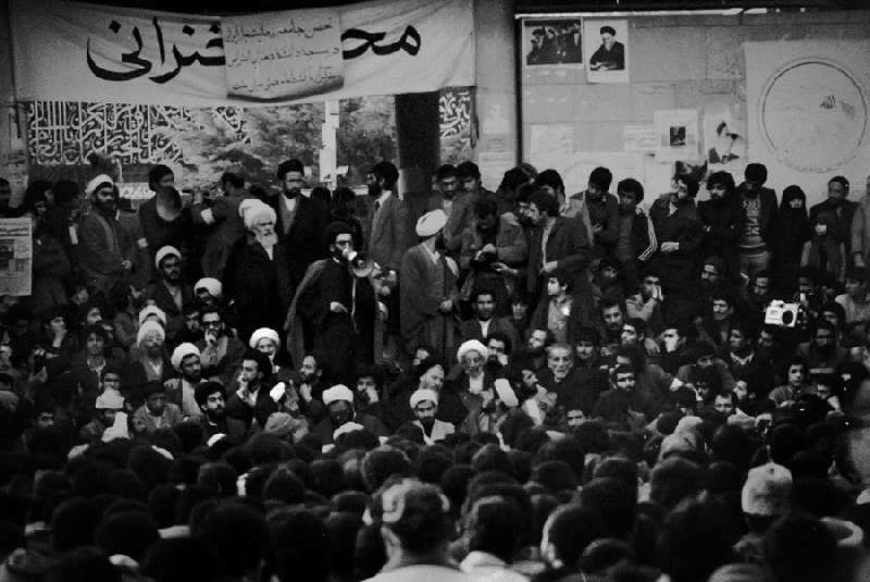 حضورمقام معظم رهبری در تحصن روحانیون در دانشگاه تهران